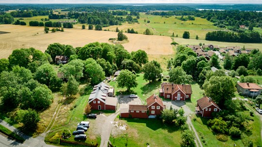 Flygbild över vandrarhemmet Lilla Sörgården